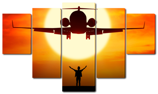 Самолет на фоне солнца 