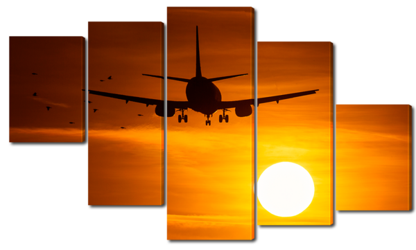 Самолет на фоне заката