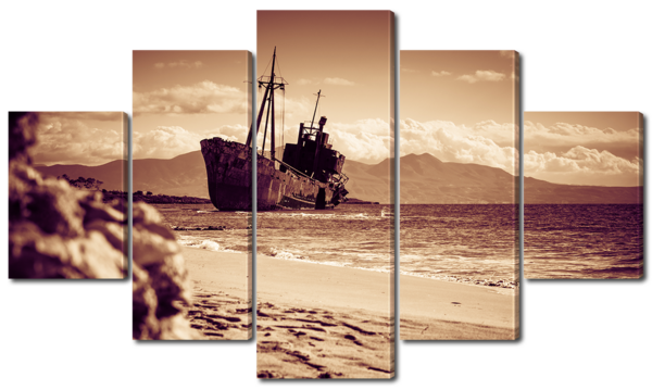 Старый корабль на побережье