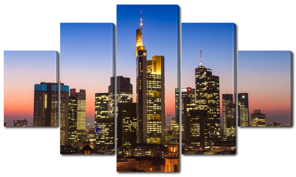 Красный закат над городом